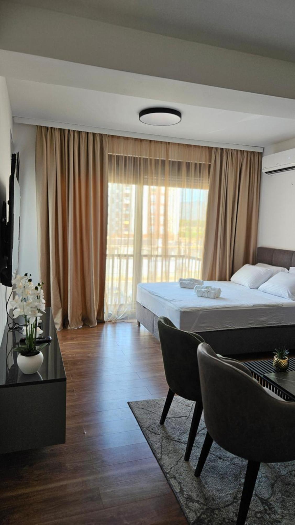 Podgorica Apartments Planet Екстер'єр фото